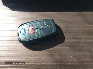 2021 Toyota Sienna LE с VIN 5TDKRKEC5MS049307, выставлен на аукционе IAAI как лот 40654172 с пробегом 172 693 миль миль и . История ставок и продаж доступна на DreamBid. Изображение 11.