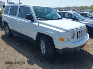 2015 Jeep Patriot Sport z VIN 1C4NJPBAXFD209149, wystawiony jako IAAI lot #42090514 z przebiegiem 86 713 mil mil oraz . Historia ofert i sprzedaży dostępna na DreamBid. Obrazek 1.