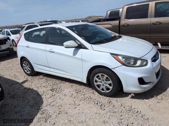 2013 Hyundai Accent GL with VIN KMHCT5AE7DU065787, listed as a Copart auction lot 50723605 with 158,832 mi miles and Clean Title. Bid and sale history available at carsss.com. Image 4.