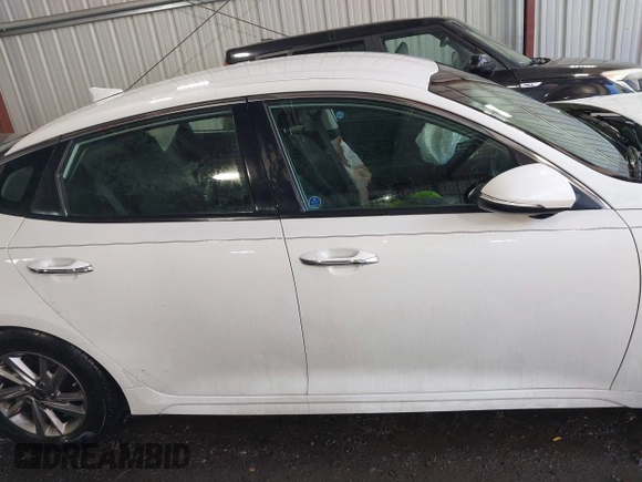 2019 Kia Optima LX with VIN 5XXGT4L33KG363512, listed as a IAAI auction lot 41824631 with 105,034 mi miles. Bid and sale history available at carsss.com. Image 14.
