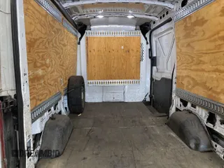 2019 Ford Transit с VIN 1FTYE1CM2KKA70065, выставлен на аукционе IAAI как лот 42569466 с пробегом 194 743 миль миль и . История ставок и продаж доступна на DreamBid. Изображение 25.