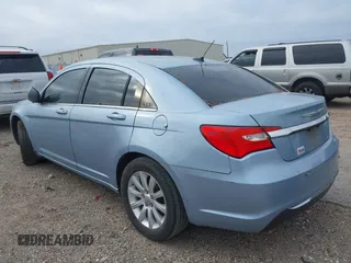 2014 Chrysler 200 Touring with VIN 1C3CCBBB3EN136829, listed as a IAAI auction lot 41279121 with 122,947 mi miles. Bid and sale history available at carsss.com. Image 3.