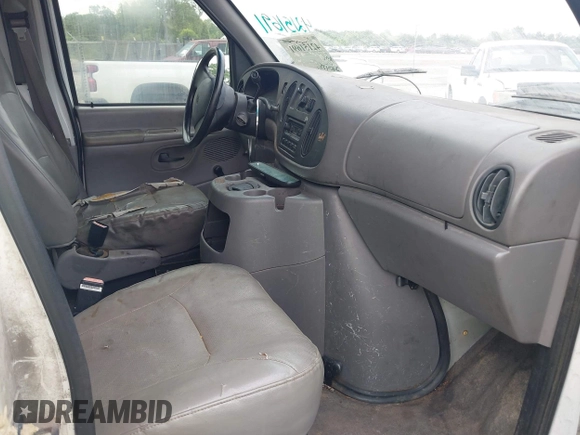 2000 Ford Econoline Cargo with VIN 1FTNE24L8YHB14204, listed as a IAAI auction lot 42151691 with 240,475 mi miles and . Bid and sale history available at DreamBid. Image 5.