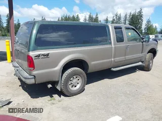 2002 Ford Super Duty F-250 XL with VIN 1FTNX21F42EB04383, listed as a IAAI auction lot 42067964 with 1 mi miles. Bid and sale history available at carsss.com. Image 4.