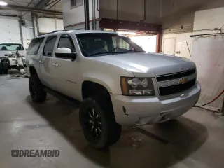 2011 Chevrolet Suburban LT z VIN 1GNSKJE34BR341094, wystawiony jako Copart lot #53376515 z przebiegiem 187 219 mil mil oraz Czysty tytuł • Clean title. Historia ofert i sprzedaży dostępna na DreamBid. Obrazek 4.