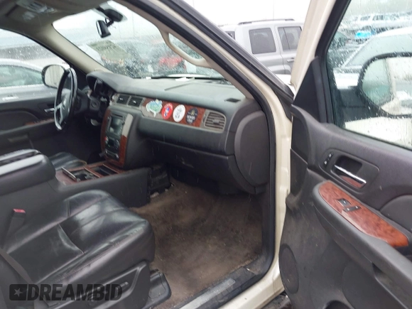 2008 Chevrolet Tahoe 3LT with VIN 1GNFC13008R226072, listed as a IAAI auction lot 42158023 with 276,281 mi miles and . Bid and sale history available at DreamBid. Image 5.