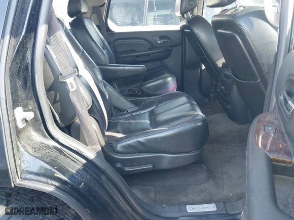 2008 GMC Yukon Denali with VIN 1GKFK63848J131662, listed as a IAAI auction lot 41887718 with 319,420 mi miles. Bid and sale history available at carsss.com. Image 8.