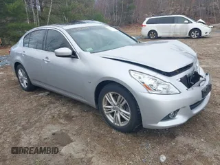 2015 Infiniti Q40 with VIN JN1CV6AR9FM524864, listed as a IAAI auction lot 41882279 with 118,122 mi miles. Bid and sale history available at carsss.com. Image 1.