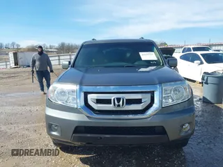 2009 Honda Pilot EX with VIN 5FNYF48469B003449, listed as a IAAI auction lot 41633525 with 190,462 mi miles. Bid and sale history available at carsss.com. Image 12.