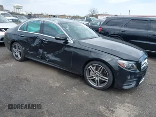 2019 Mercedes-Benz E 300 с VIN WDDZF4KB0KA545145, выставлен на аукционе IAAI как лот 42011116 с пробегом 61 932 миль миль и . История ставок и продаж доступна на DreamBid. Изображение 1.