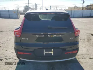 2024 Volvo XC40 Plus Bright Theme z VIN YV4L12UE0R2215081, wystawiony jako Copart lot #87918425 z przebiegiem 19 841 mil mil oraz Szkoda całkowita • Salvage title. Historia ofert i sprzedaży dostępna na DreamBid. Obrazek 6.