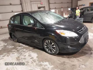 2017 Ford C-Max Titanium z VIN 1FADP5FU4HL101384, wystawiony jako IAAI lot #42308528 z przebiegiem 152 235 mil mil oraz . Historia ofert i sprzedaży dostępna na DreamBid. Obrazek 1.