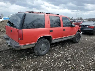 1995 Chevrolet Tahoe with VIN 1GNEK13K8SJ366795, listed as a Copart auction lot 49712575 with 236,025 mi miles and Salvage Title. Bid and sale history available at carsss.com. Image 3.
