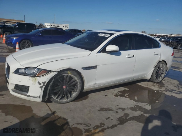 2016 Jaguar XF 35t Prestige with VIN SAJBE4BV8GCY02512, listed as a Copart auction lot 84510554 with 135,293 mi miles and Salvage Title. Bid and sale history available at carsss.com. Image 1.