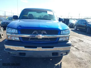 2003 Chevrolet Silverado 1500 LS with VIN 2GCEC19T731369026, listed as a IAAI auction lot 41814490 with 236,597 mi miles. Bid and sale history available at carsss.com. Image 12.