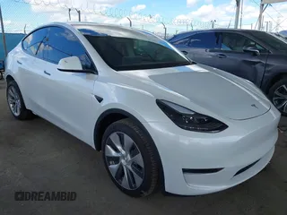 2024 Tesla Model Y Long Range with VIN 7SAYGDEE5RA222333, listed as a IAAI auction lot 41944404 with 12,176 mi miles. Bid and sale history available at carsss.com. Image 1.