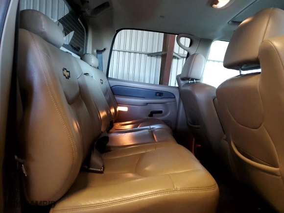 2002 Chevrolet Avalanche with VIN 3GNEC13T72G360865, listed as a Copart auction lot 54077115 with 201,031 mi miles and Clean Title. Bid and sale history available at carsss.com. Image 10.
