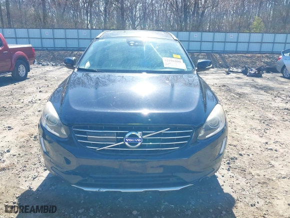 2015 Volvo XC60 T6 Drive-E Platinum with VIN YV449MDM5F2682413, listed as a IAAI auction lot 41791339 with 145,939 mi miles. Bid and sale history available at carsss.com. Image 12.