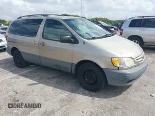 2002 Toyota Sienna LE with VIN 4T3ZF13C02U475406, listed as a IAAI auction lot 41971828 with 226,378 mi miles. Bid and sale history available at carsss.com. Image 1.