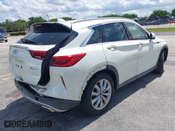 2019 Infiniti QX50 Essential z VIN 3PCAJ5M3XKF111873, wystawiony jako IAAI lot #42568626 z przebiegiem 37 384 mil mil oraz . Historia ofert i sprzedaży dostępna na DreamBid. Obrazek 4.