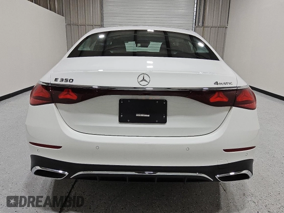 2025 Mercedes-Benz E 350 z VIN W1KLF4HB7SA095796, wystawiony jako Copart lot #59636555 z przebiegiem 10 489 mil mil oraz Czysty tytuł • Clean title. Historia ofert i sprzedaży dostępna na DreamBid. Obrazek 6.