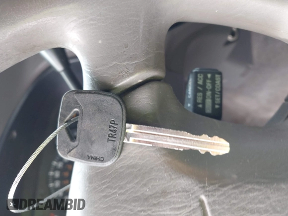 2000 Toyota Tundra SR5 with VIN 5TBRN3415YS049029, listed as a IAAI auction lot 41731441 with 202,100 mi miles and . Bid and sale history available at DreamBid. Image 11.