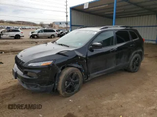 2018 Jeep Cherokee Latitude Tech Connect с VIN 1C4PJLCBXJD552982, выставлен на аукционе Copart как лот 49945225 с пробегом 157 930 миль миль и Списание • Salvage title. История ставок и продаж доступна на DreamBid. Изображение 1.