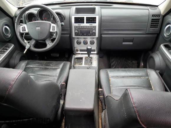 2007 Dodge Nitro R/T z VIN 1D8GT58657W723623, wystawiony jako Copart lot #58917835 z przebiegiem 131 362 mil mil oraz Szkoda całkowita • Salvage title. Historia ofert i sprzedaży dostępna na DreamBid. Obrazek 8.