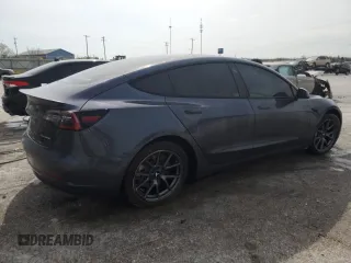 2022 Tesla Model 3 Long Range z VIN 5YJ3E1EB7NF238905, wystawiony jako Copart lot #53362045 z przebiegiem 52 002 mil mil oraz Szkoda całkowita • Salvage title. Historia ofert i sprzedaży dostępna na DreamBid. Obrazek 3.
