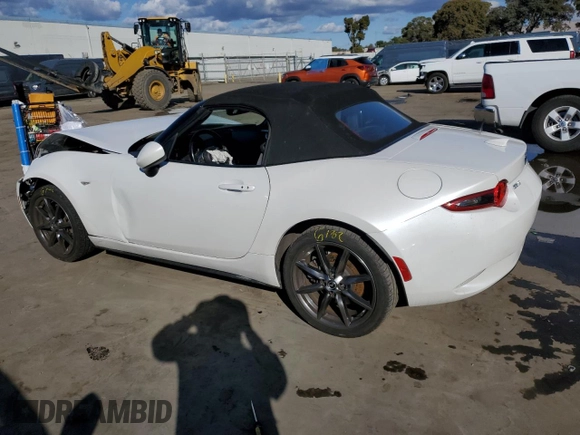 2020 Mazda MX-5 Miata Grand Touring z VIN JM1NDAD74L0416564, wystawiony jako Copart lot #80306624 z przebiegiem 32 732 mil mil oraz Szkoda całkowita • Salvage title. Historia ofert i sprzedaży dostępna na DreamBid. Obrazek 2.