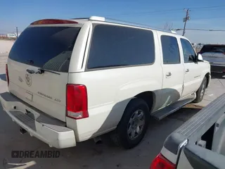 2005 Cadillac Escalade ESV z VIN 3GYFK66NX5G196181, wystawiony jako IAAI lot #41627424 z przebiegiem 269 961 mil mil oraz . Historia ofert i sprzedaży dostępna na DreamBid. Obrazek 4.