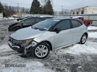 2021 Toyota Corolla Hatchback SE with VIN JTNB4MBE7M3110878, listed as a Copart auction lot 43914625 with 132,070 mi miles and Salvage Title. Bid and sale history available at carsss.com. Image 1.