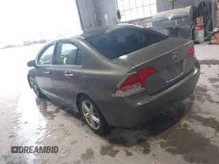 2006 Honda Civic LX z VIN 2HGFA16516H518446, wystawiony jako IAAI lot #42323833 z przebiegiem 222 934 mil mil oraz . Historia ofert i sprzedaży dostępna na DreamBid. Obrazek 3.