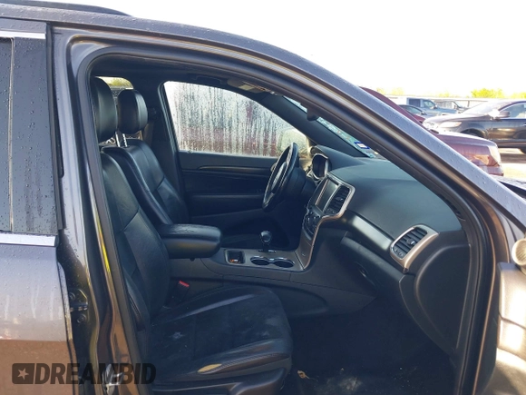 2015 Jeep Grand Cherokee Laredo with VIN 1C4RJFAGXFC631123, listed as a IAAI auction lot 41859251 with 201,558 mi miles. Bid and sale history available at carsss.com. Image 5.