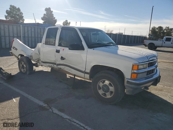 1998 Chevrolet C/K 1500 with VIN 2GCEK19R1W1205296, listed as a Copart auction lot 42456745 with 250,092 mi miles and Salvage Title. Bid and sale history available at carsss.com. Image 4.