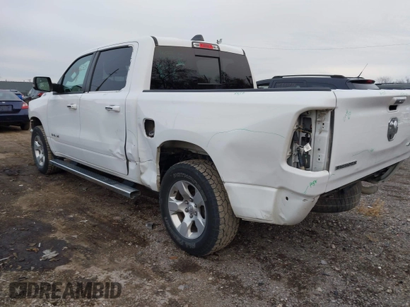 2020 Ram 1500 Big Horn z VIN 1C6RRFFG5LN284440, wystawiony jako IAAI lot #40975635 z przebiegiem 105 400 mil mil oraz . Historia ofert i sprzedaży dostępna na DreamBid. Obrazek 3.