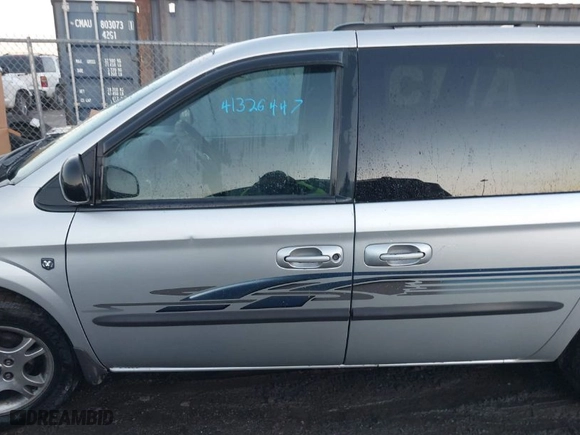 2002 Dodge Caravan SE with VIN 1B4GP45R12B700218, listed as a IAAI auction lot 41326447 with 170,238 mi miles. Bid and sale history available at carsss.com. Image 14.
