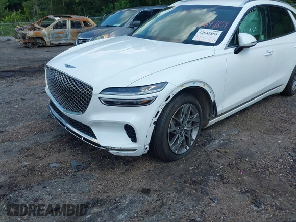 2025 Genesis GV70 2.5T with VIN KMUMADTB8SU213077, listed as a IAAI auction lot 42642854 with 13,762 mi miles and . Bid and sale history available at DreamBid. Image 17.
