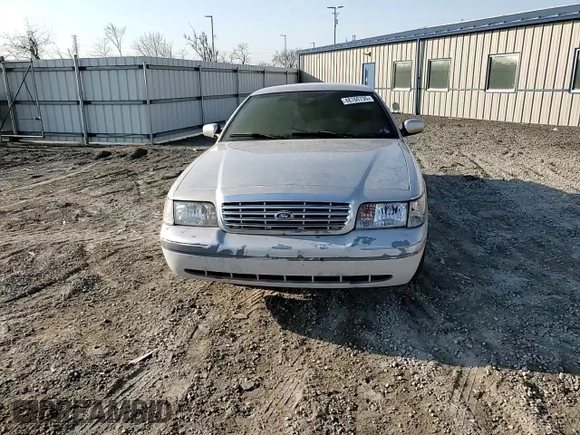2011 Ford Crown Victoria LX z VIN 2FABP7EV0BX127312, wystawiony jako Copart lot #48760735 z przebiegiem 109 227 mil mil oraz Szkoda całkowita • Salvage title. Historia ofert i sprzedaży dostępna na DreamBid. Obrazek 11.