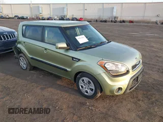 2012 Kia Soul with VIN KNDJT2A50C7391275, listed as a IAAI auction lot 41811882 with 112,630 mi miles. Bid and sale history available at carsss.com. Image 1.