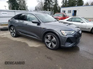 2021 Audi e-tron Sportback Prestige z VIN WA13ABGE6MB037548, wystawiony jako Copart lot #45375615 z przebiegiem 39 095 mil mil oraz Szkoda całkowita • Salvage title. Historia ofert i sprzedaży dostępna na DreamBid. Obrazek 4.