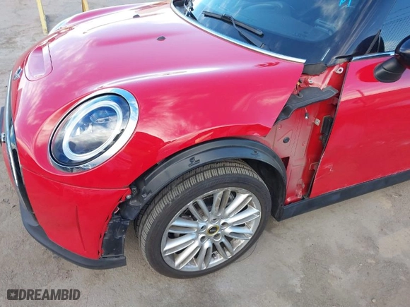 2024 MINI Hardtop 2 Door Cooper SE with VIN WMW13DJ07R2U39440, listed as a IAAI auction lot 41275780 with 16,009 mi miles. Bid and sale history available at carsss.com. Image 6.