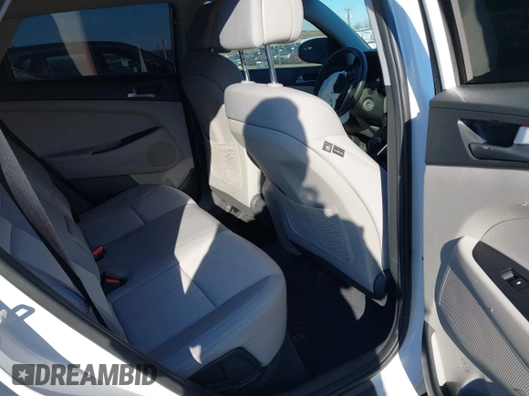 2017 Hyundai Tucson SE with VIN KM8J3CA46HU376457, listed as a IAAI auction lot 41680650 with 122,349 mi miles. Bid and sale history available at carsss.com. Image 8.