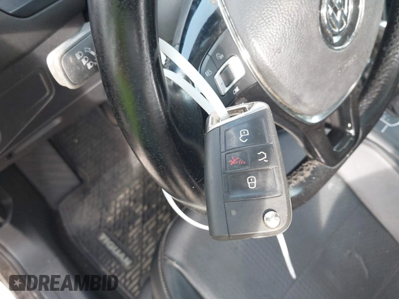 2018 Volkswagen Tiguan SEL с VIN 3VV3B7AX0JM178597, выставлен на аукционе IAAI как лот 42736122 с пробегом 44 879 миль миль и . История ставок и продаж доступна на DreamBid. Изображение 11.