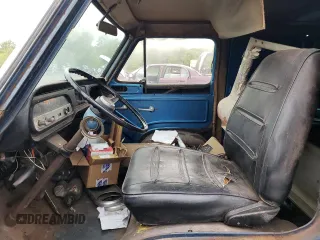1962 Chevrolet Chevy Van z VIN 2R125S107554, wystawiony jako Copart lot #65285364 z przebiegiem 12 862 mil mil oraz Czysty tytuł • Clean title. Historia ofert i sprzedaży dostępna na DreamBid. Obrazek 7.
