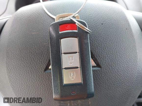 2017 Mitsubishi Mirage SE z VIN ML32A4HJ4HH002795, wystawiony jako IAAI lot #42063244 z przebiegiem 111 378 mil mil oraz . Historia ofert i sprzedaży dostępna na DreamBid. Obrazek 11.