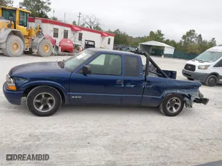 1999 Chevrolet S-10 LS with VIN 1GCCS19X8X8168896, listed as a IAAI auction lot 41485780 with 218,436 mi miles. Bid and sale history available at carsss.com. Image 14.