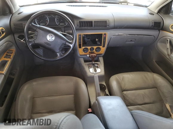 2004 Volkswagen Passat GLS z VIN WVWPD63B24P252638, wystawiony jako Copart lot #54247995 z przebiegiem 77 786 mil mil oraz Szkoda całkowita • Salvage title. Historia ofert i sprzedaży dostępna na DreamBid. Obrazek 8.