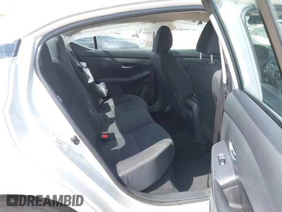 2023 Nissan Sentra S z VIN 3N1AB8BV7PY311515, wystawiony jako IAAI lot #42038589 z przebiegiem 13 907 mil mil oraz . Historia ofert i sprzedaży dostępna na DreamBid. Obrazek 8.