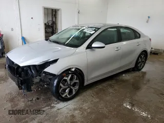 2021 Kia Forte LXS z VIN 3KPF24AD3ME399979, wystawiony jako Copart lot #58236575 z przebiegiem 83 087 mil mil oraz Czysty tytuł • Clean title. Historia ofert i sprzedaży dostępna na DreamBid. Obrazek 1.